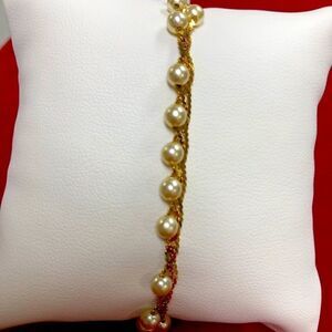 Vintage Napier signed gold-tone Pearl Bracelet